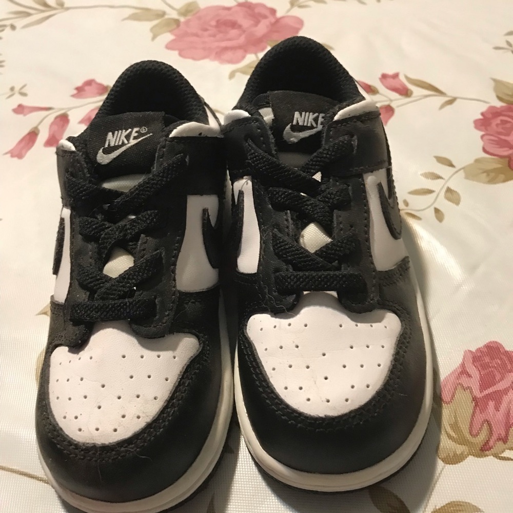 Nike Kids Black and White Low-Top Sneakers with Swoosh